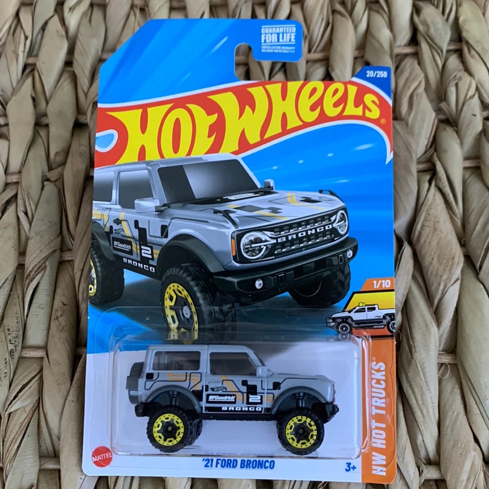 21 Ford Bronco HW Hot Wheels SUV Sport Utility Vehicle Truck Hotwheels 2025 New